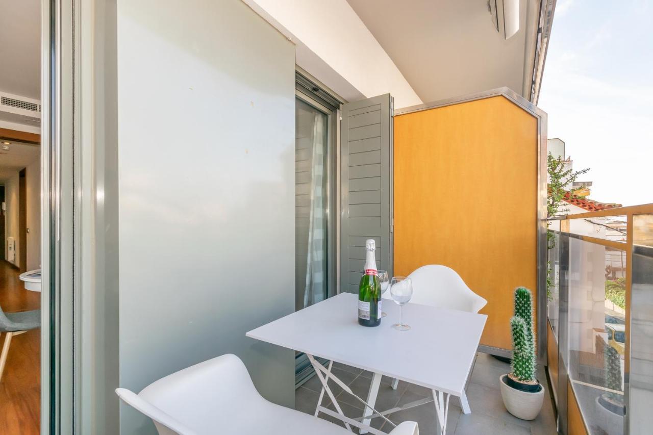 Sant Sebastia Moderno Apartamento A 100 Metros De La Playa Sitges Luaran gambar